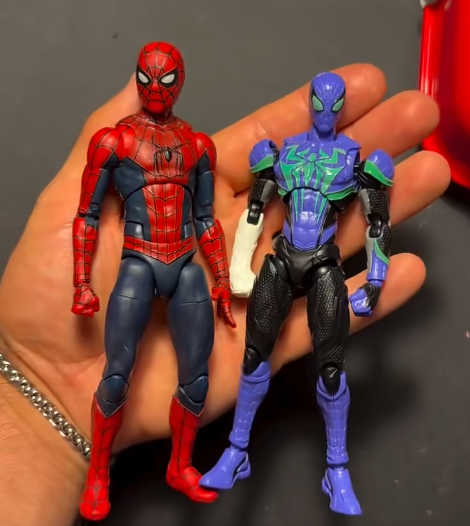 Model Kit Toy - Oryginalny, nowy model Blokees Marvel Rivals,